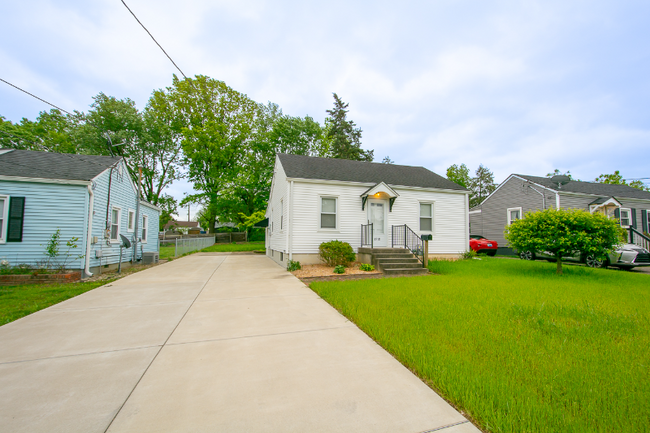 Building Photo - 1518 McKay Ave