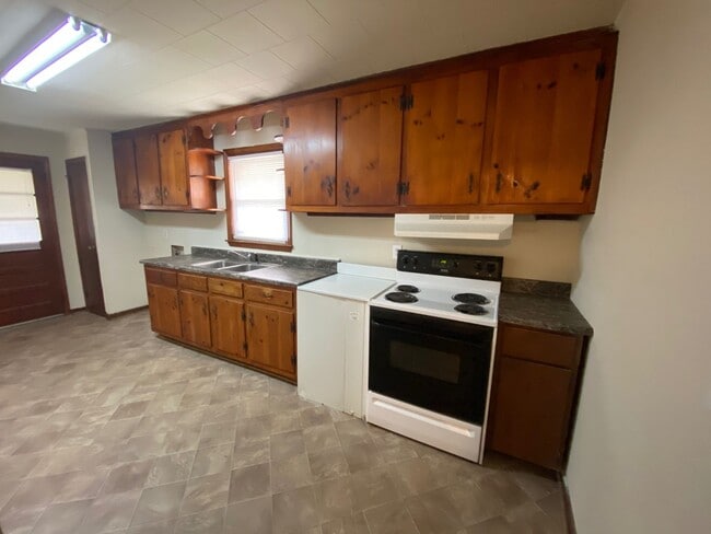 Building Photo - Walk to NCCU. 3 Bedroom