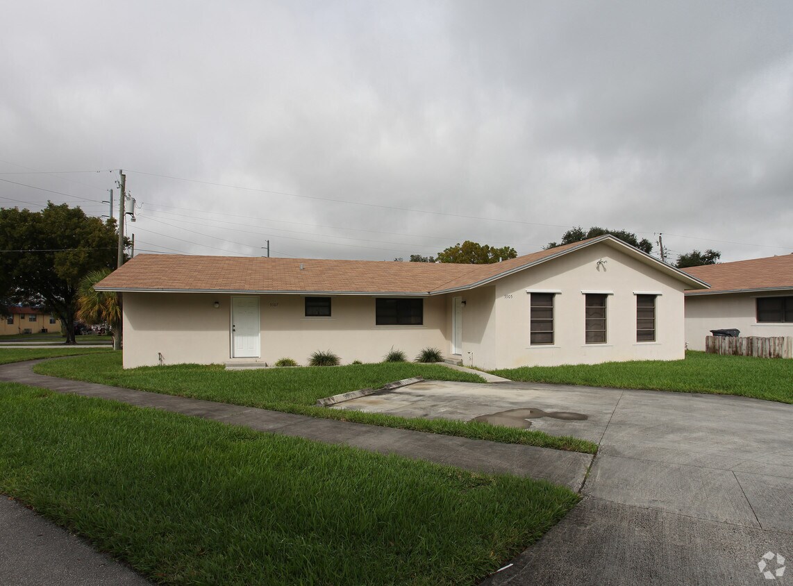 Foto del edificio - 5905-5907 Tyler St