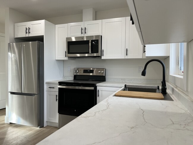 Building Photo - 219 Borden Ave