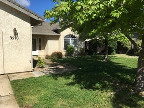 Building Photo - 3210 Wandsworth Dr