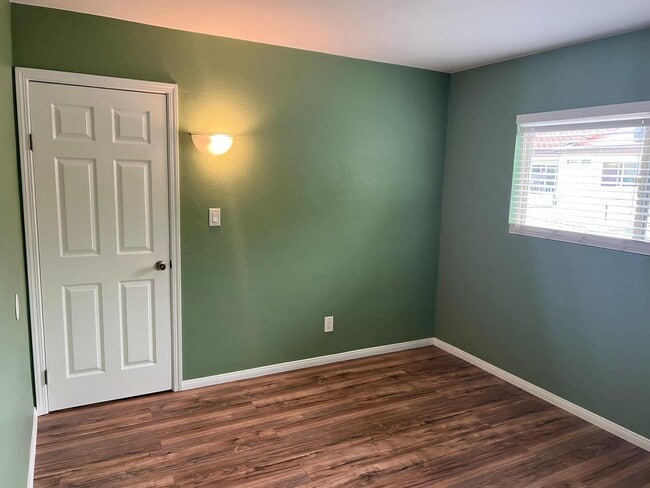 Building Photo - 4631 Mississippi St