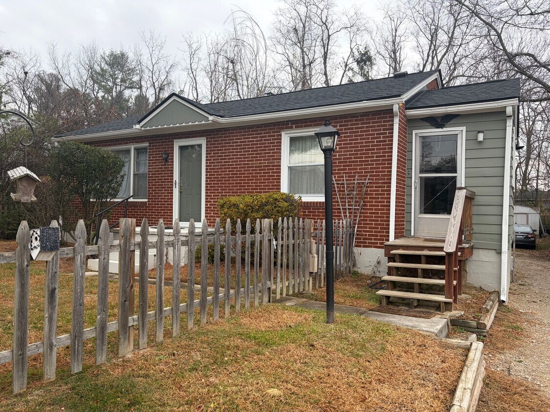 Primary Photo - 3 Bedroom, 2 Bathroom Home in the Heart of Blacksburg