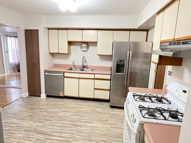 Foto del edificio - 219 Green Knoll Ln