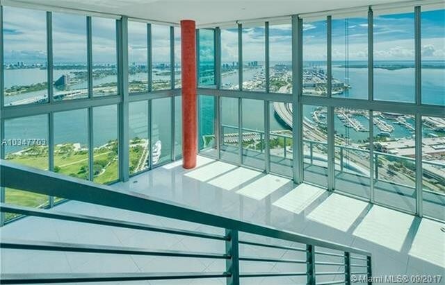 Foto del edificio - 888 Biscayne Blvd