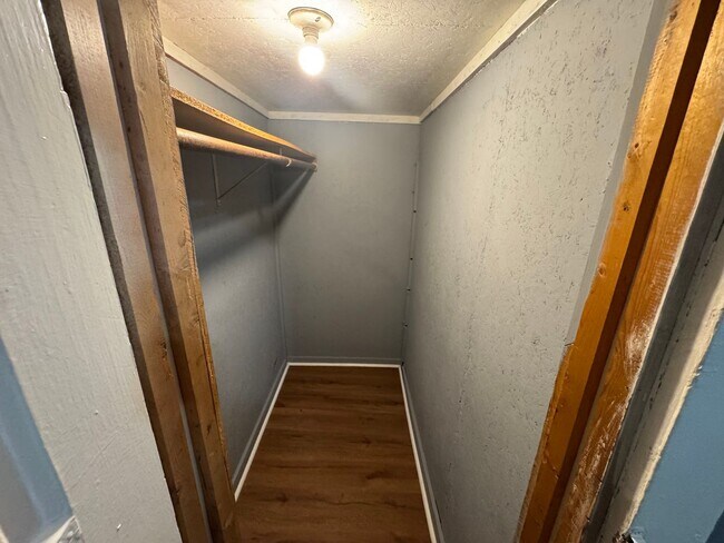 Foto del edificio - 319 Linwood Rd