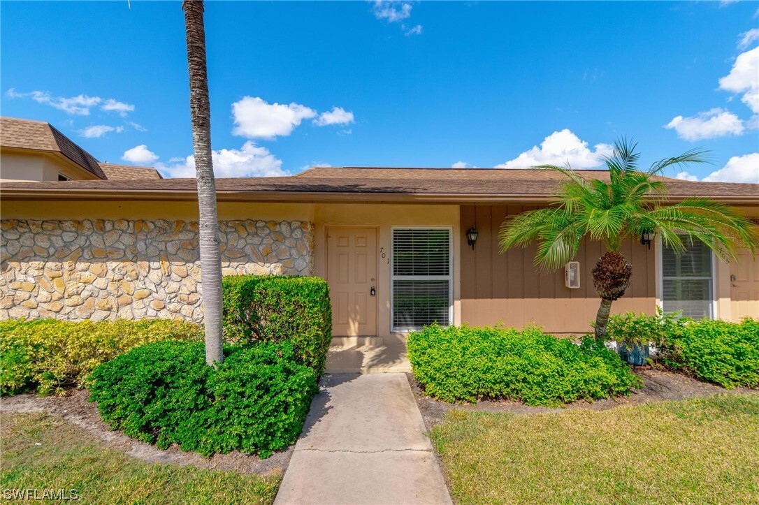Primary Photo - 701 Palm View Dr