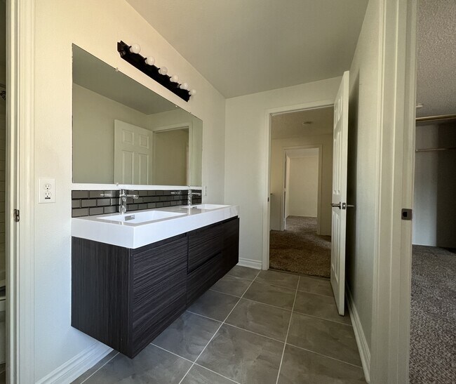 Foto del edificio - 22232 24th Ave S