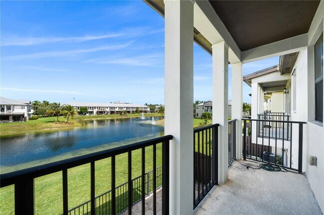 Building Photo - 6005 NW 104th Path