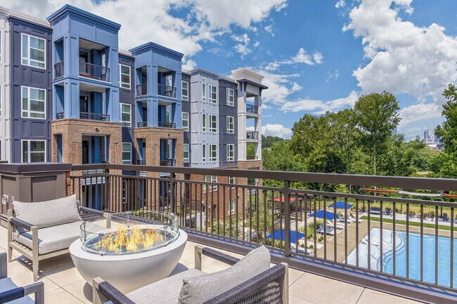 Residents Lodge - 1825 Morehead Ridge Dr