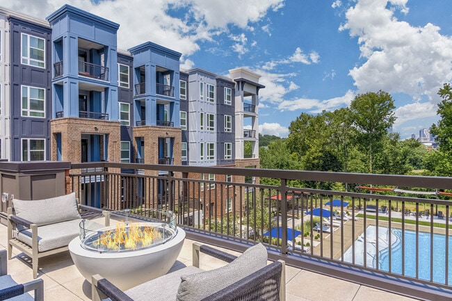 Residents Lodge - 1825 Morehead Ridge Dr