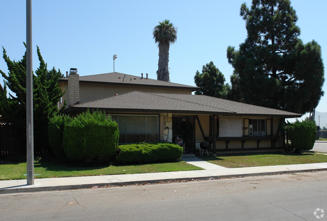 Primary Photo - 15762 Taft Ln