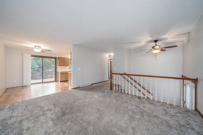 Building Photo - 4604 S Holbrook Ave