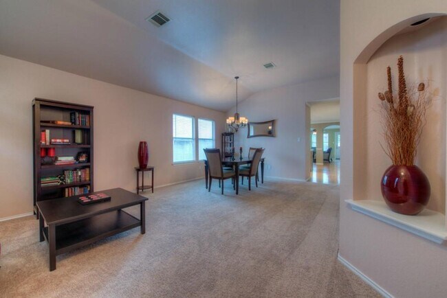Building Photo - 14616 Montoro Dr