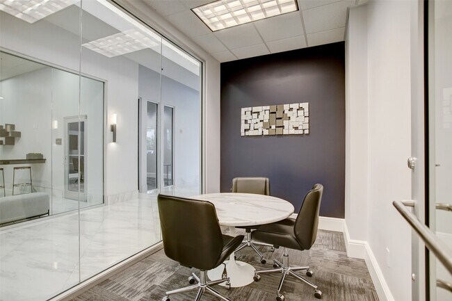 Foto del edificio - 5925 Almeda Rd