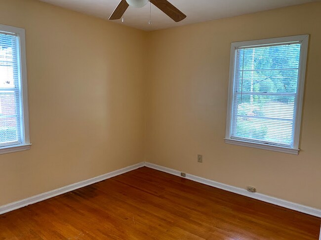 Building Photo - 1263 Laudeen Dr