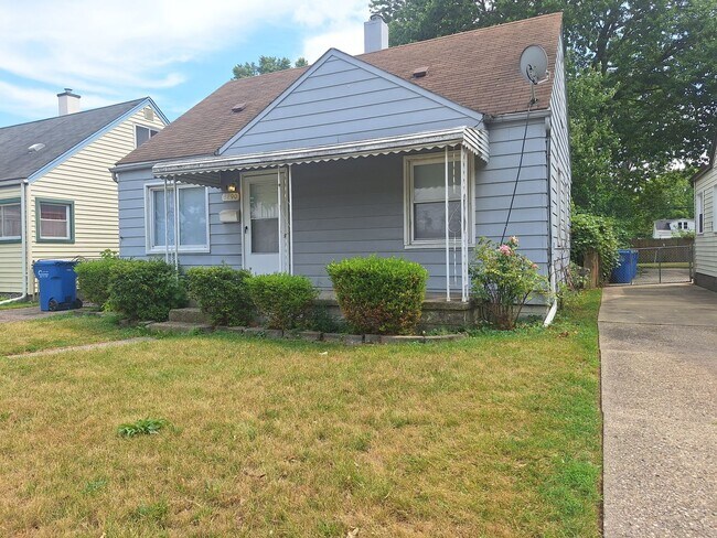 Foto del edificio - Cozy Four Bedroom Bungalow