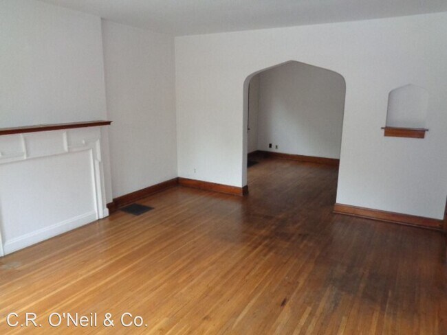 Building Photo - 3168 Indianola Ave