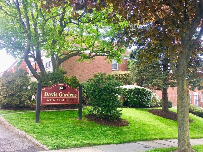 Foto del edificio - 61 Davis Ave