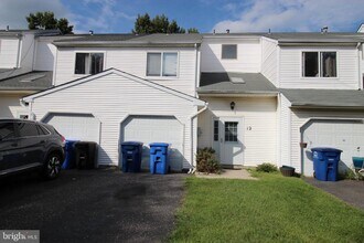 Building Photo - 12 Coriander Dr