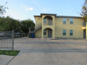 Building Photo - 1720 Juarez Ave