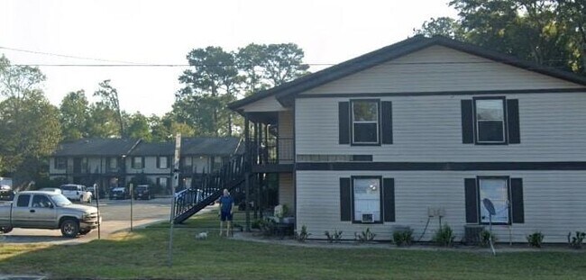 Building Photo - 18569 Johnnie B Hall Memorial Hwy