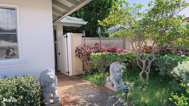 Foto del edificio - 327 Ainahou St