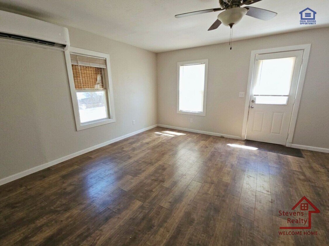 Building Photo - 110 NW 3rd St