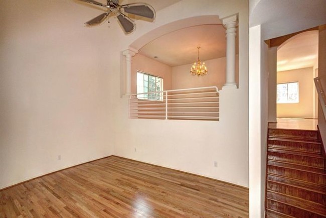 Foto del edificio - Gorgeous 4 Bedroom 3 Bath Home -Available Now