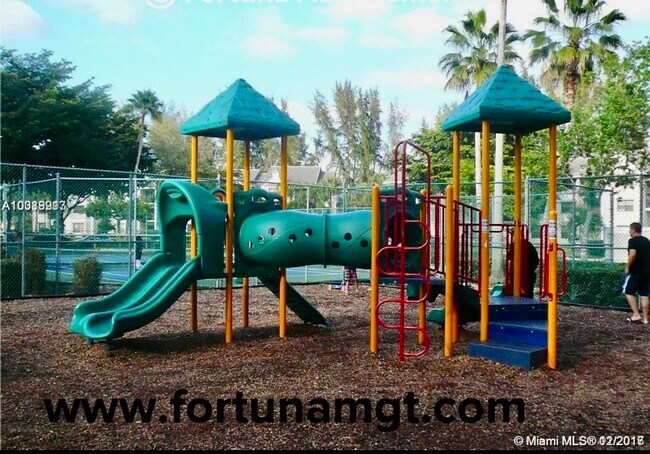 Foto del edificio - 11295 W Atlantic Blvd