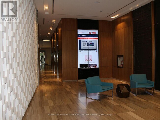 Photo du bâtiment - 36 Park Lawn Rd