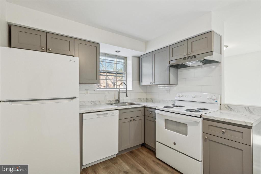 Foto principal - 329 Buttonwood St