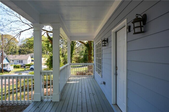 Foto del edificio - 1156 Tucker Ave SW