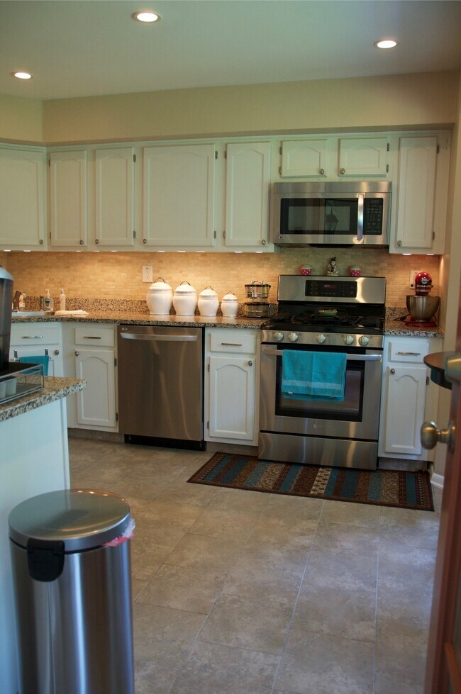Building Photo - 101 Claridge Ct