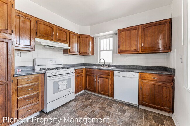 Building Photo - 2 br, 2 bath House - 1448 Niagara St