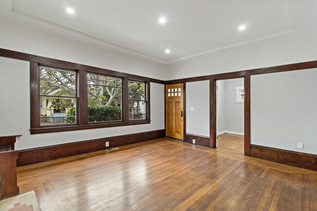 Foto del edificio - 5318 James Ave