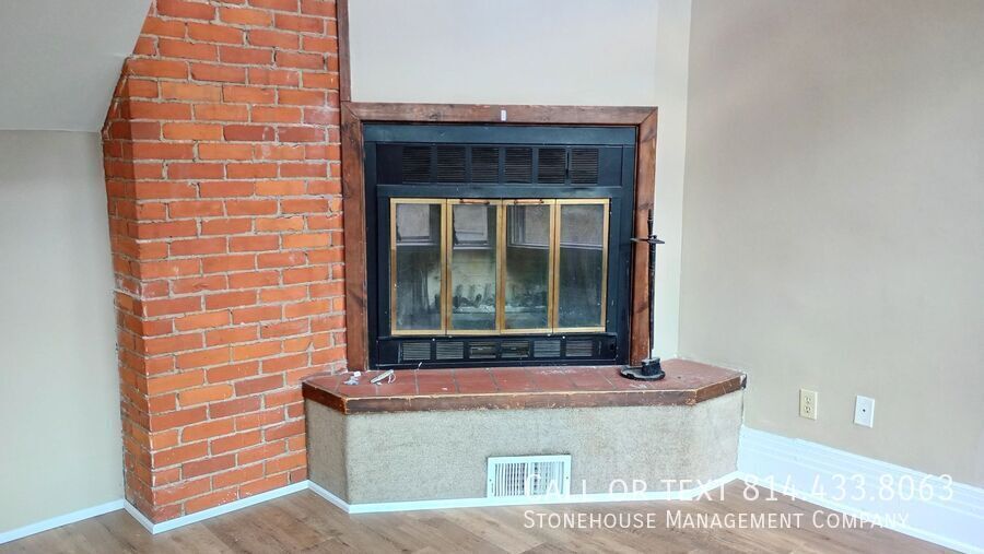 Foto del edificio - 354 W 7th St