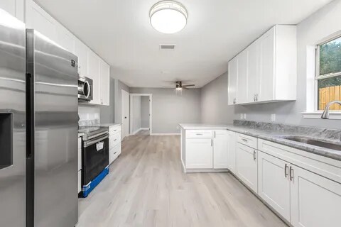 Foto del edificio - 125 Castle Rd