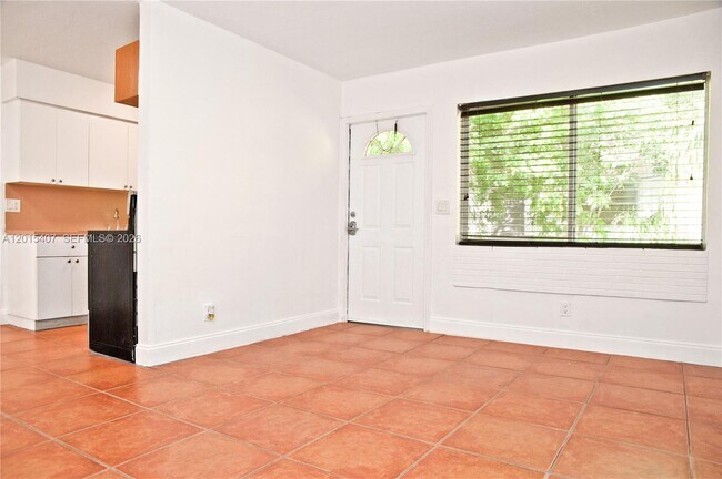 Foto del edificio - 304 SE 9th Ct