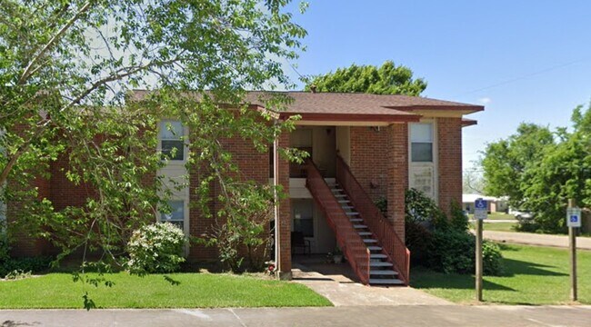Foto del edificio - 1820 Red River Dr
