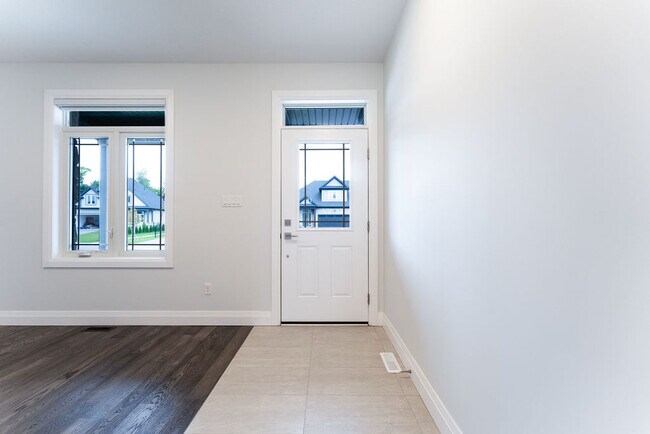 Building Photo - Port Stanley -4 Bedroom * Main floor office / Master Suite * Available April 2026 – $2695