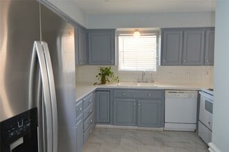 Building Photo - 6707 Las Brisas Dr