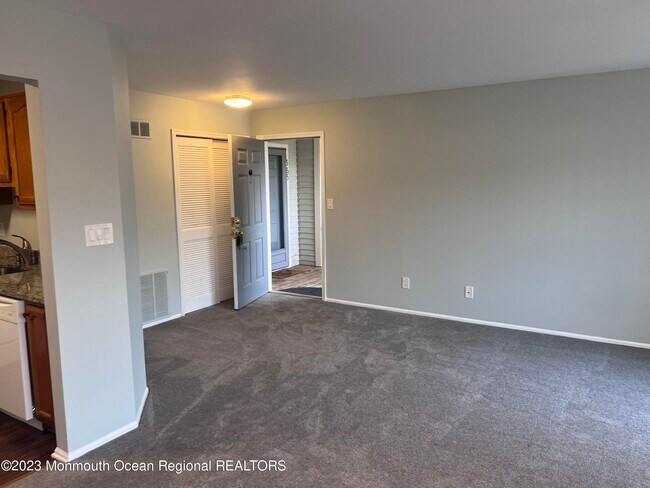 Building Photo - 563 Applewood Ct
