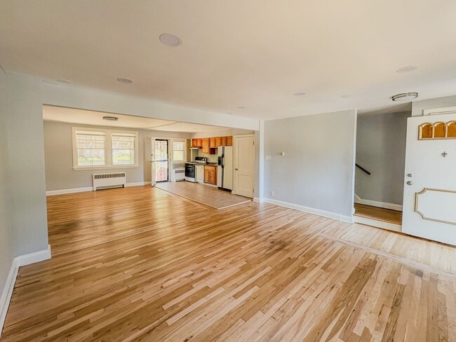Building Photo - Charming Mid-Century Townhouse in Baltimor...