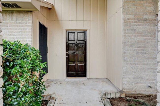 Building Photo - 16403 Quail Call Dr