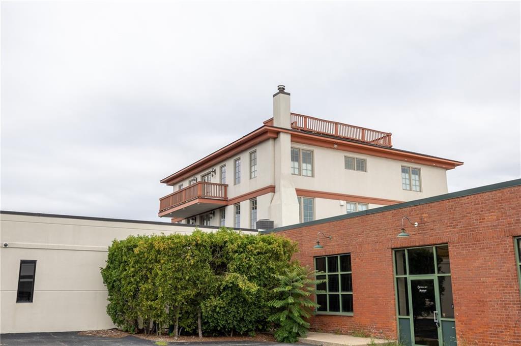 Foto principal - 945 Westminster St