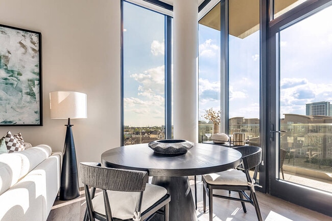 Building Photo - 1010 Waugh Apartments