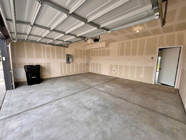 Foto del edificio - New Construction 3 Bedroom Townhome in University Park