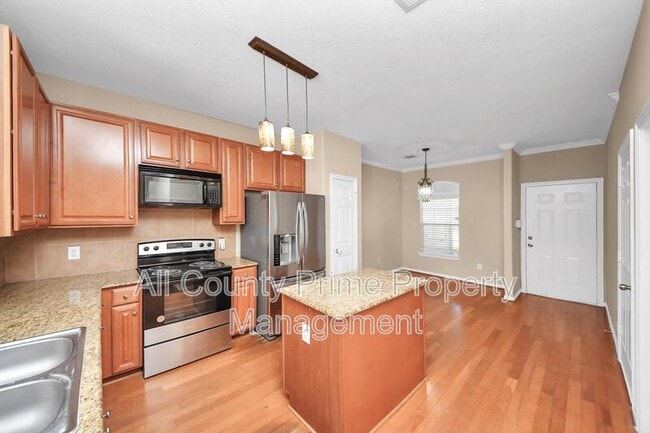 Building Photo - 823 Sterling Creek Cir