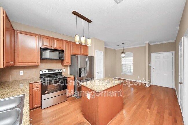 Foto del edificio - 823 Sterling Creek Cir